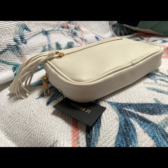 White Medium Handbag/Fanny pack - Picture 10 of 13